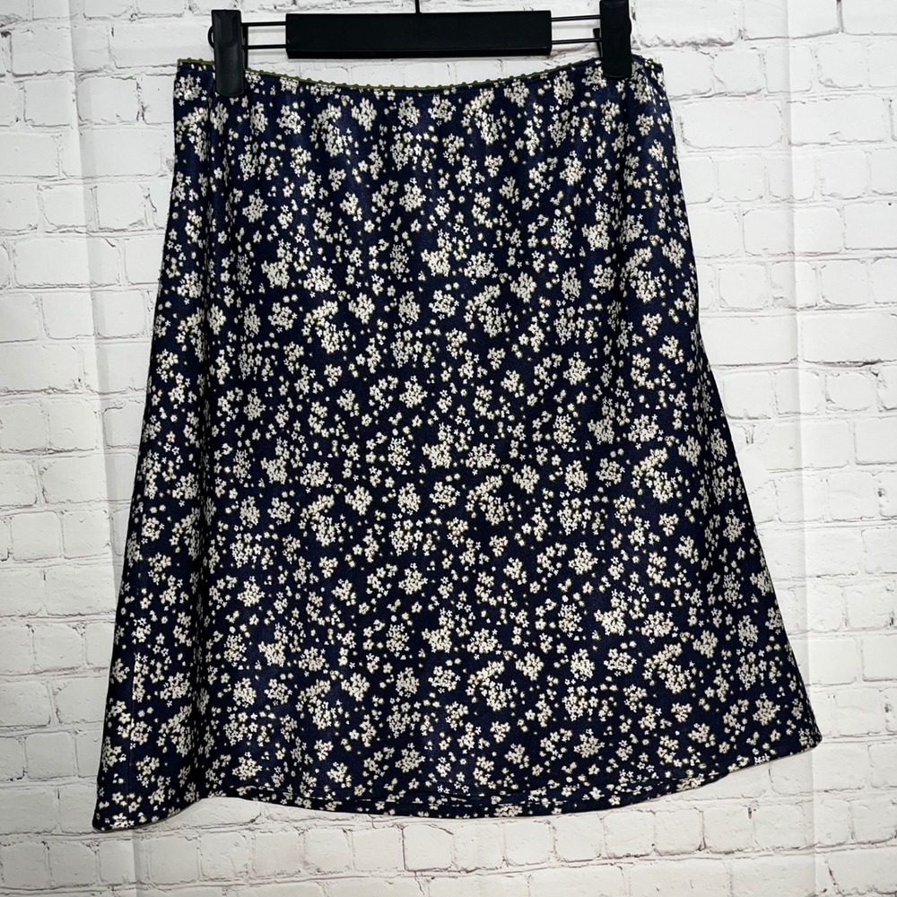 American Eagle Navy Blue Ditsy Floral A-Line Skirt Crochet Trim‎ Size 8